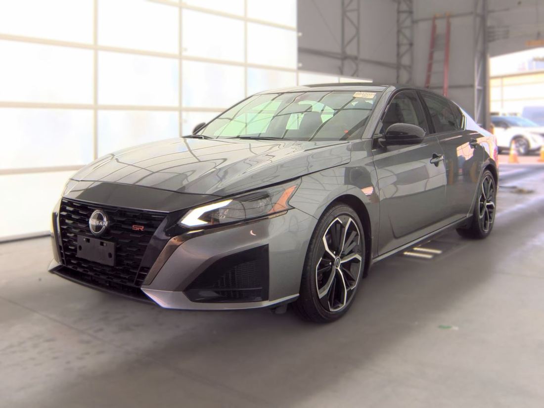 2023 NISSAN SR