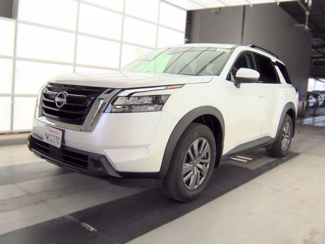 2025 NISSAN SV