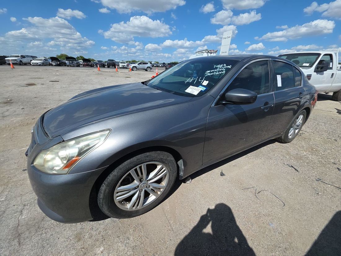 2013 INFINITI G37