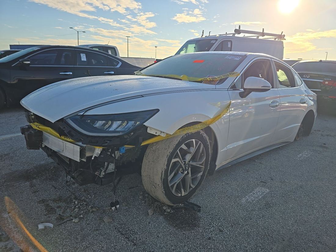 2021 HYUNDAI SEL