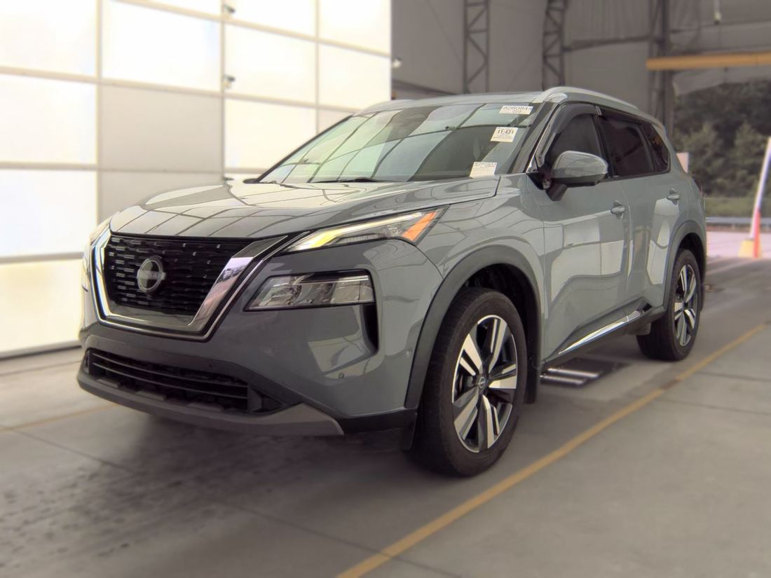 2023 Nissan SL