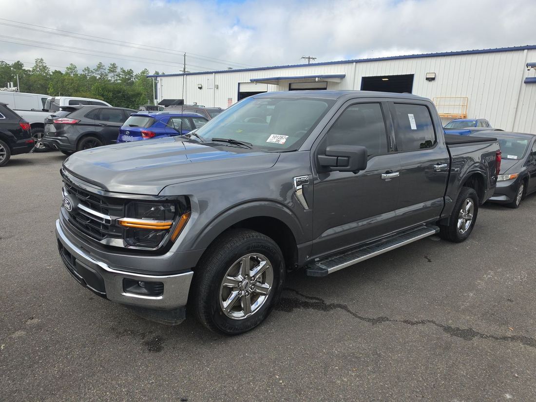 2024 FORD XLT