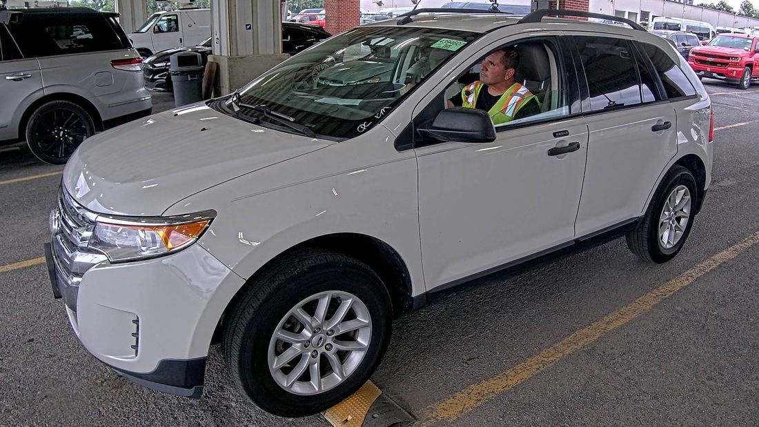 2013 FORD SE