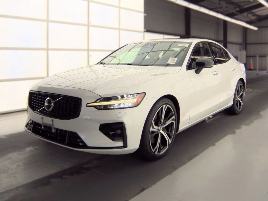 2024 VOLVO Core