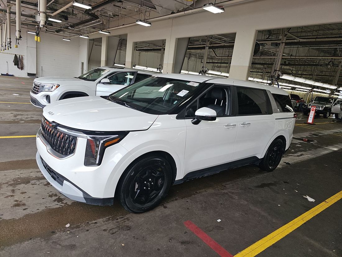 2025 Kia LX, LXS
