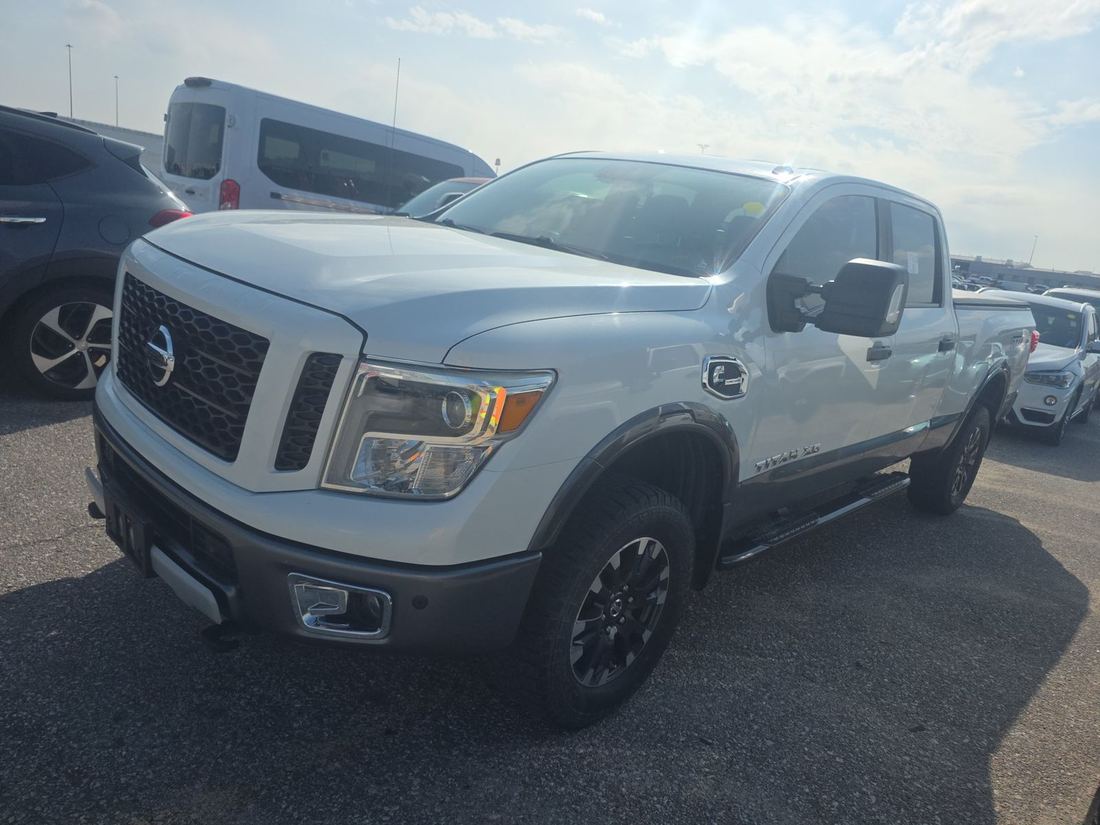 2017 NISSAN Titan