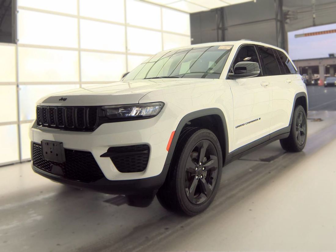 2023 Jeep Laredo, Altitude