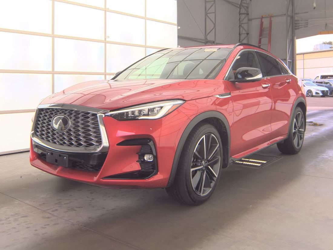 2023 INFINITI Essential