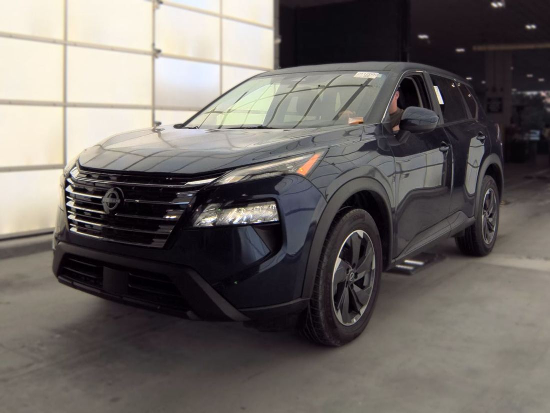 2025 Nissan SV