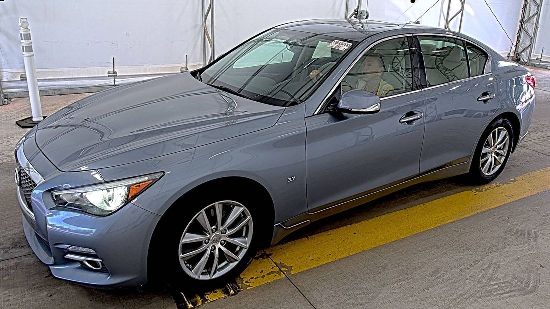 2015 INFINITI Q50