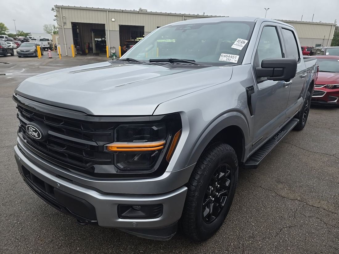 2024 FORD XLT