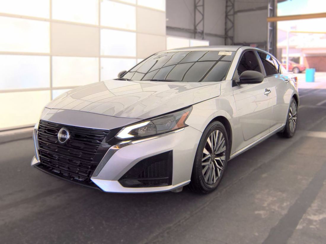 2024 NISSAN SV