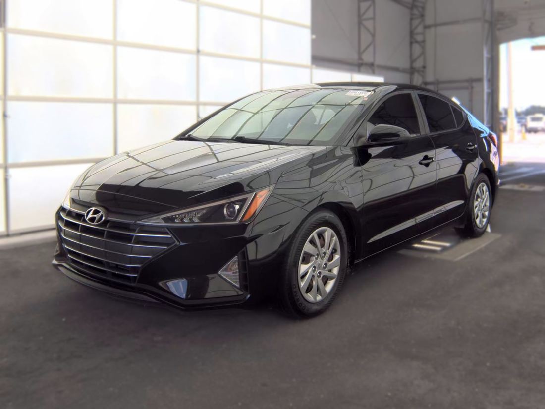 2020 Hyundai SE