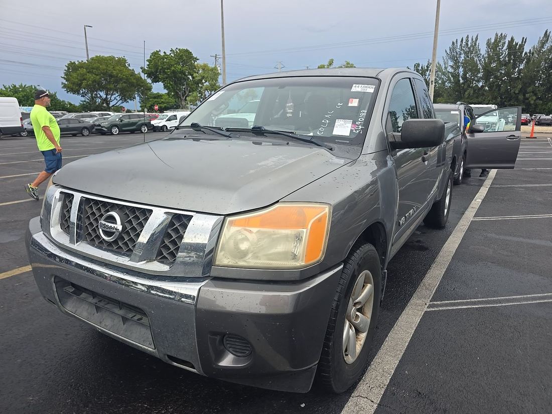 2013 NISSAN Titan