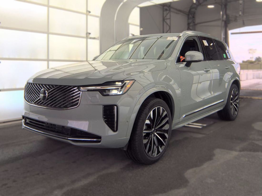 2026 VOLVO Plus Bright