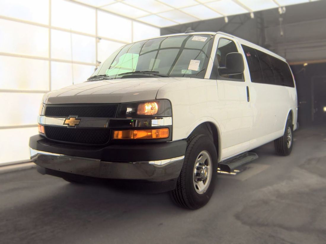 2025 Chevrolet 3500 Passenger