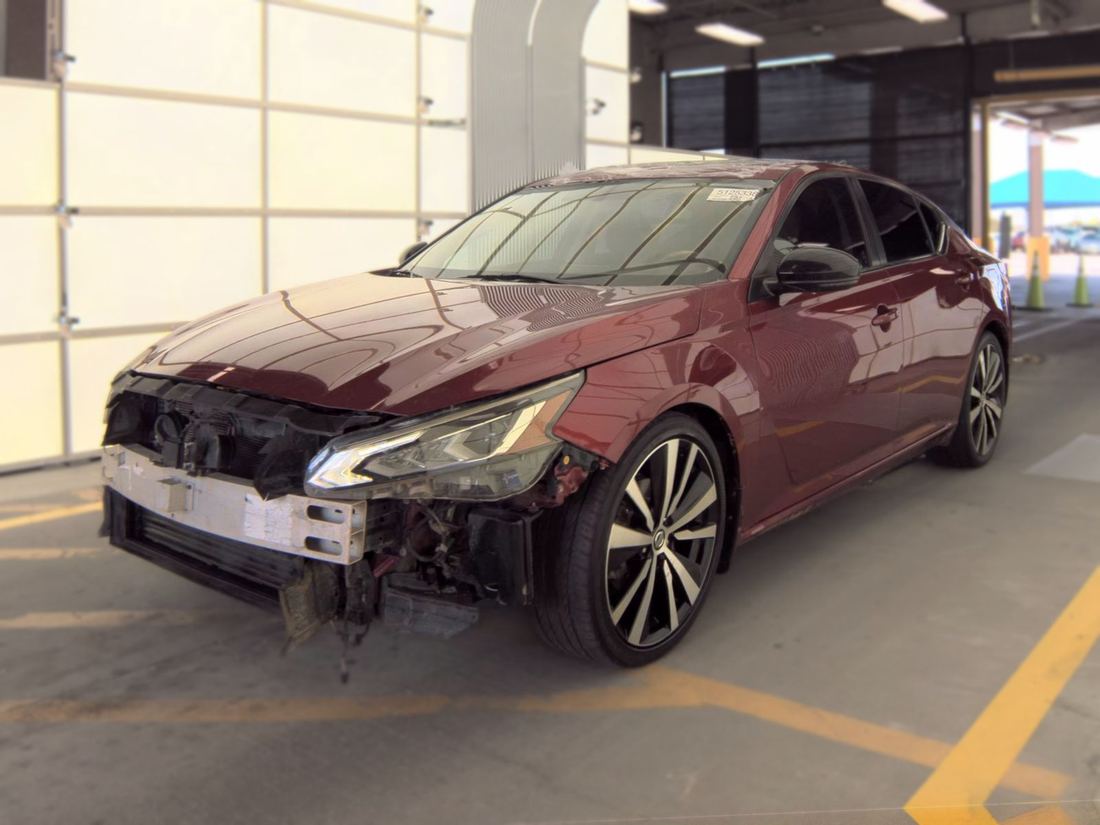 2019 Nissan SR