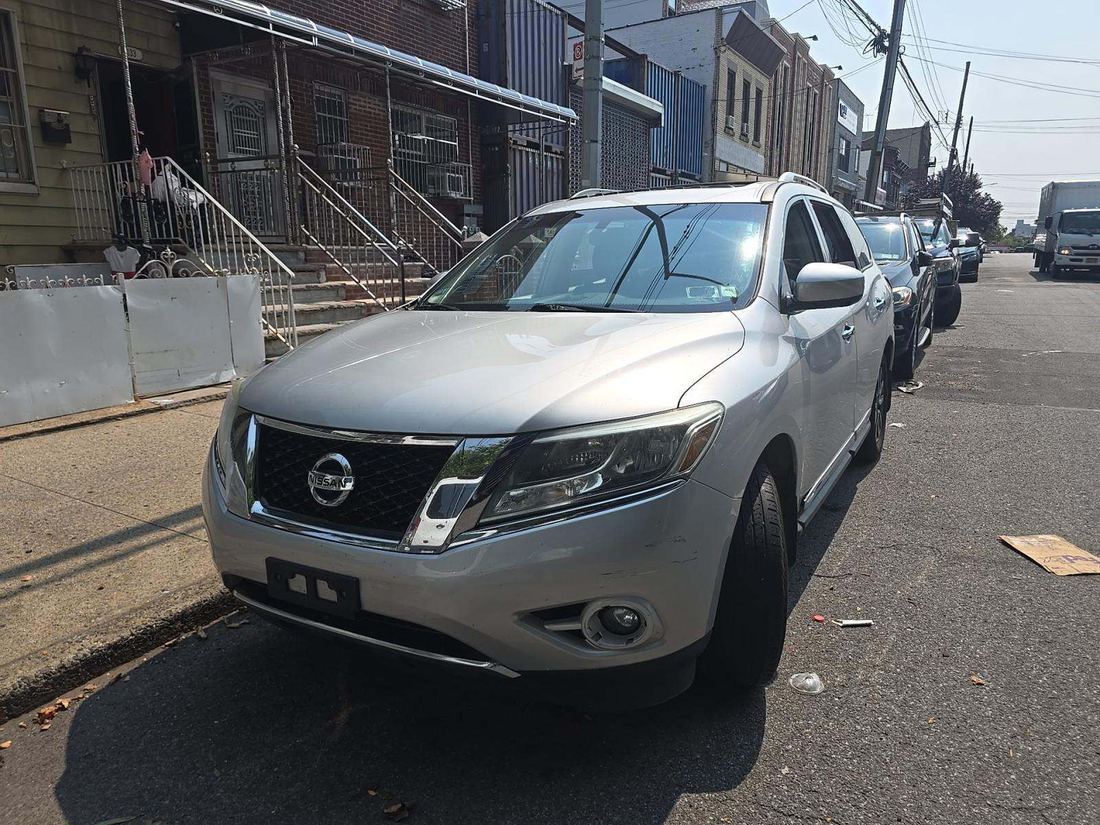 2016 NISSAN Pathfinder