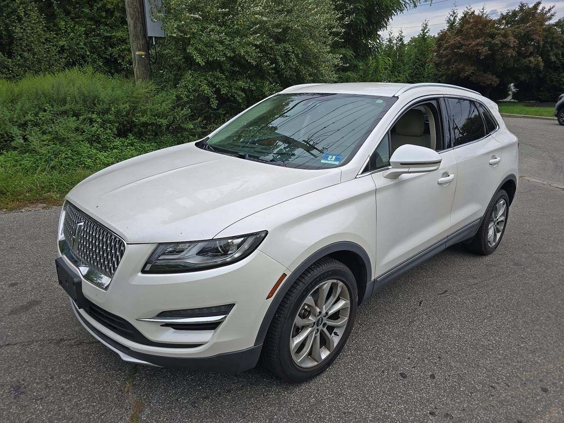 2019 LINCOLN Select