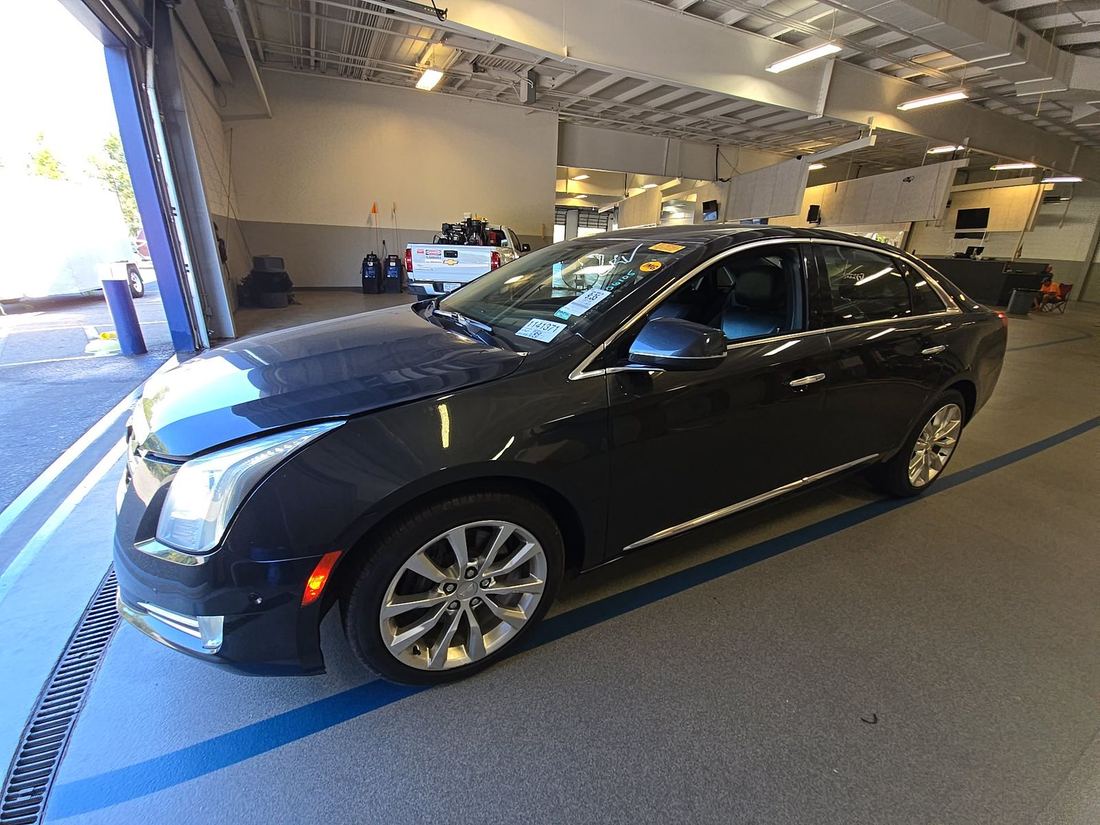 2016 CADILLAC Luxury