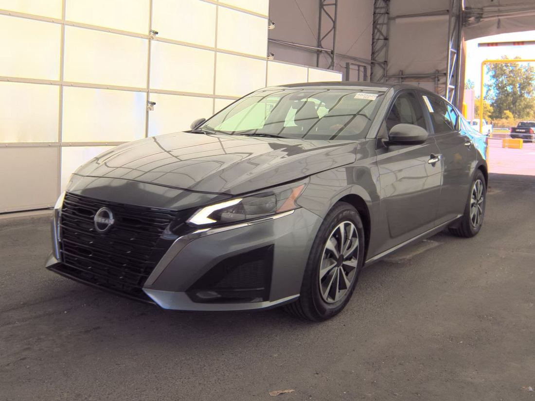 2023 NISSAN S