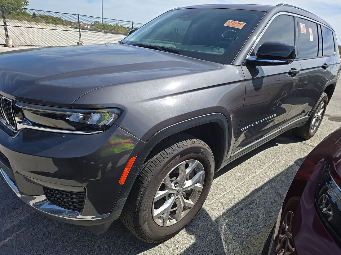 2023 JEEP Limited
