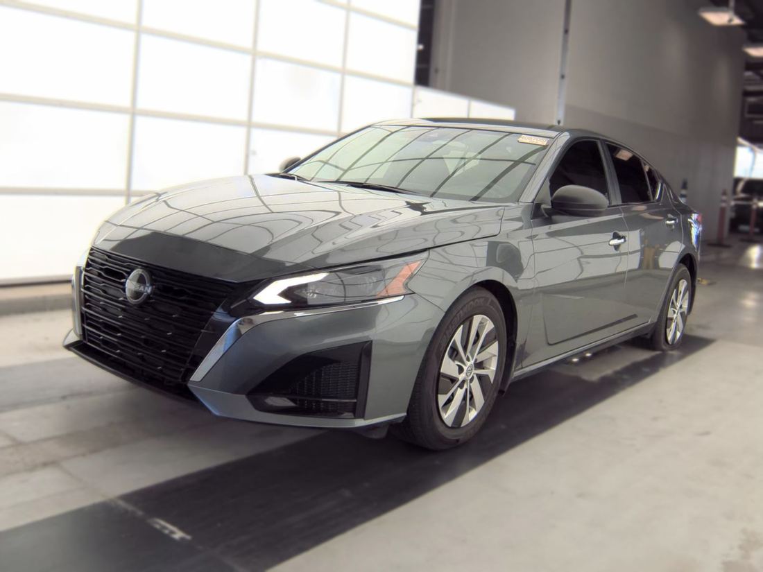 2025 NISSAN S