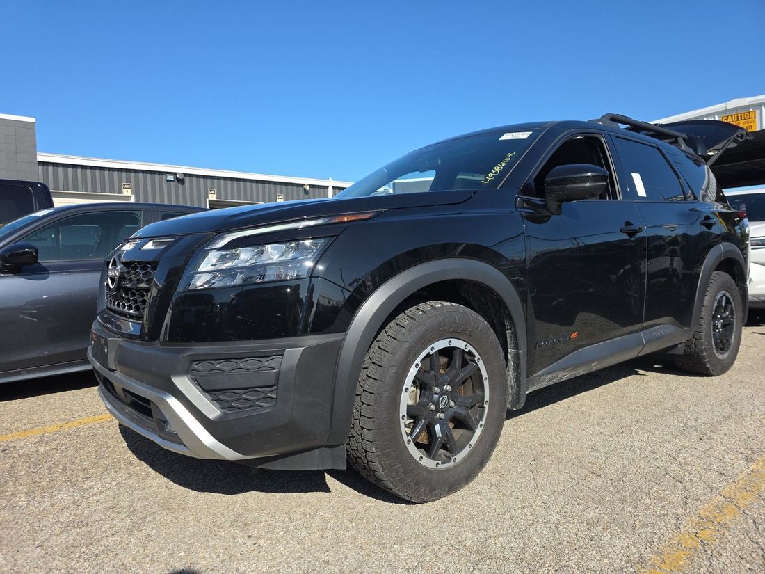 2025 NISSAN SV