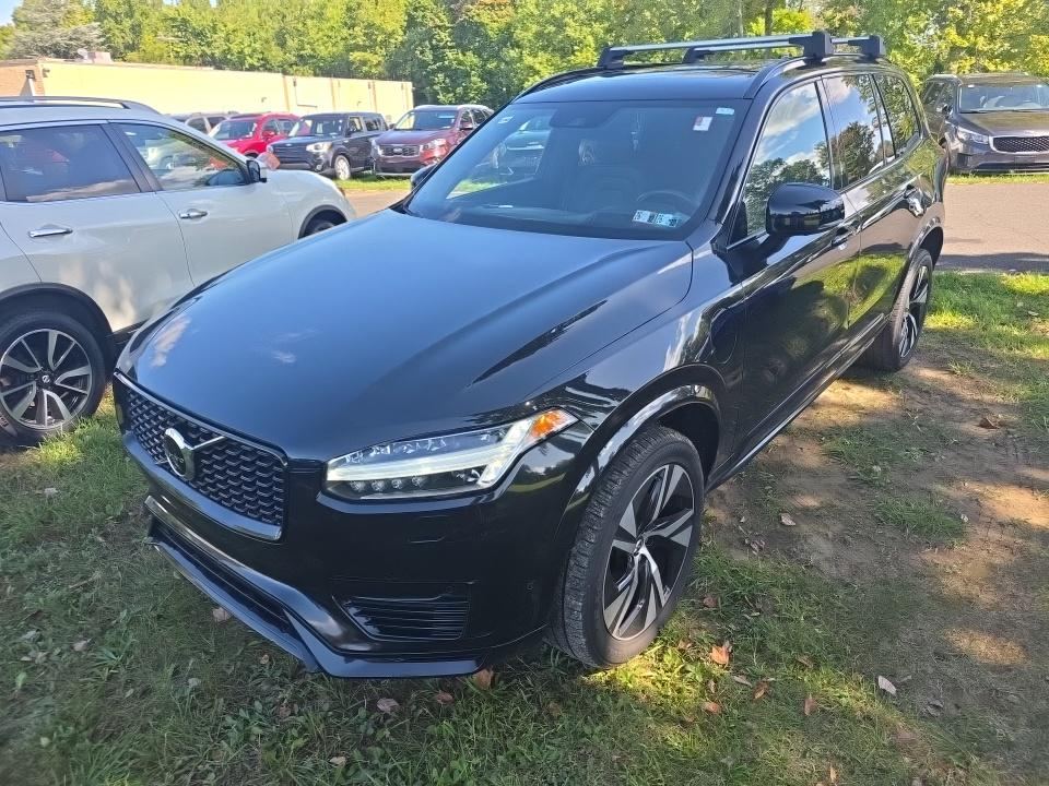 2022 Volvo R-Design