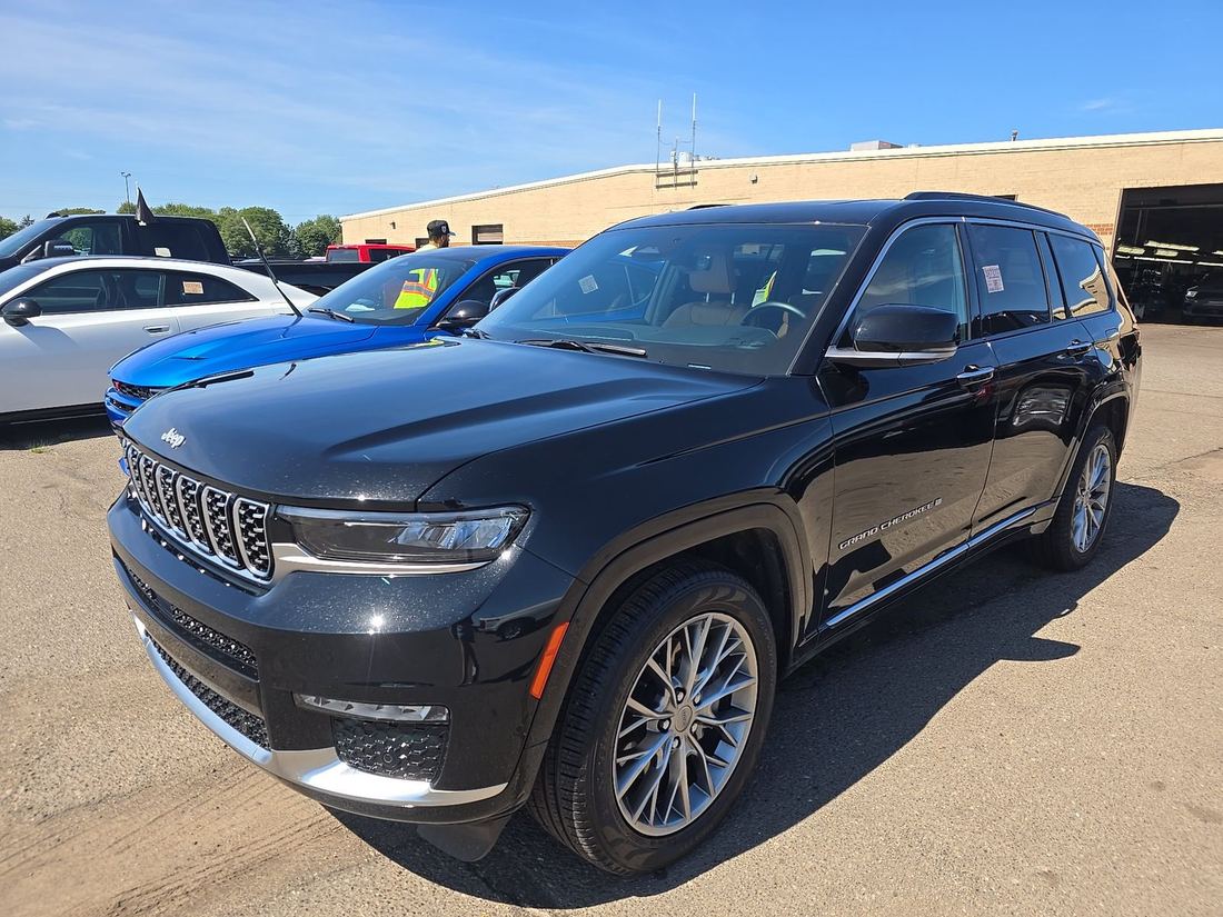 2025 JEEP Summit