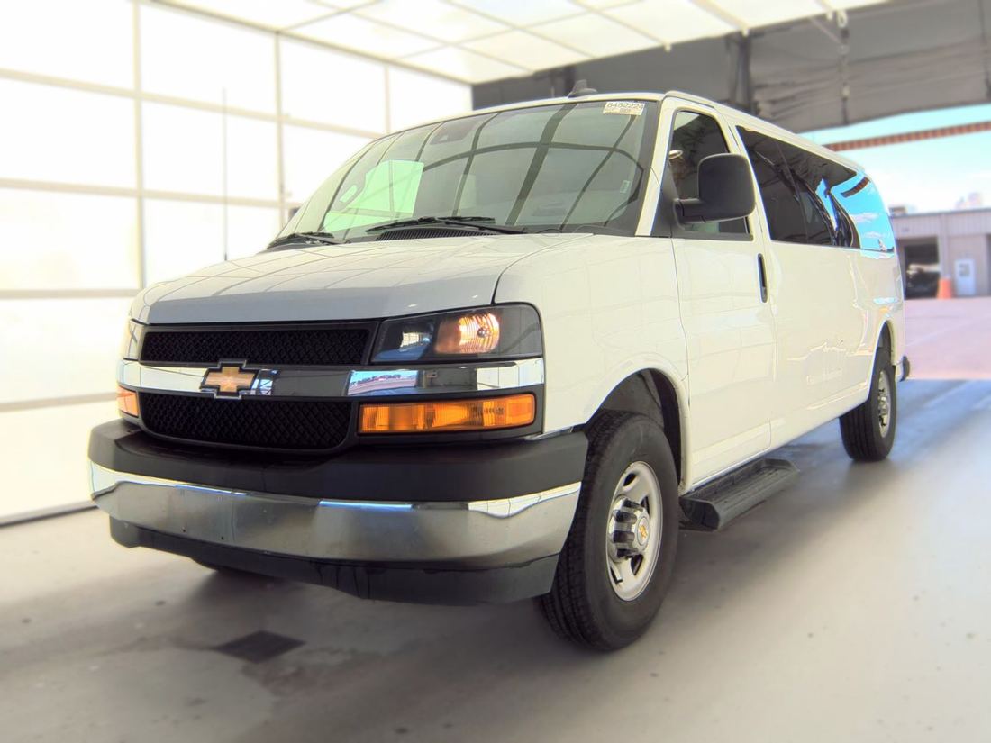 2025 CHEVROLET 3500 Passenger