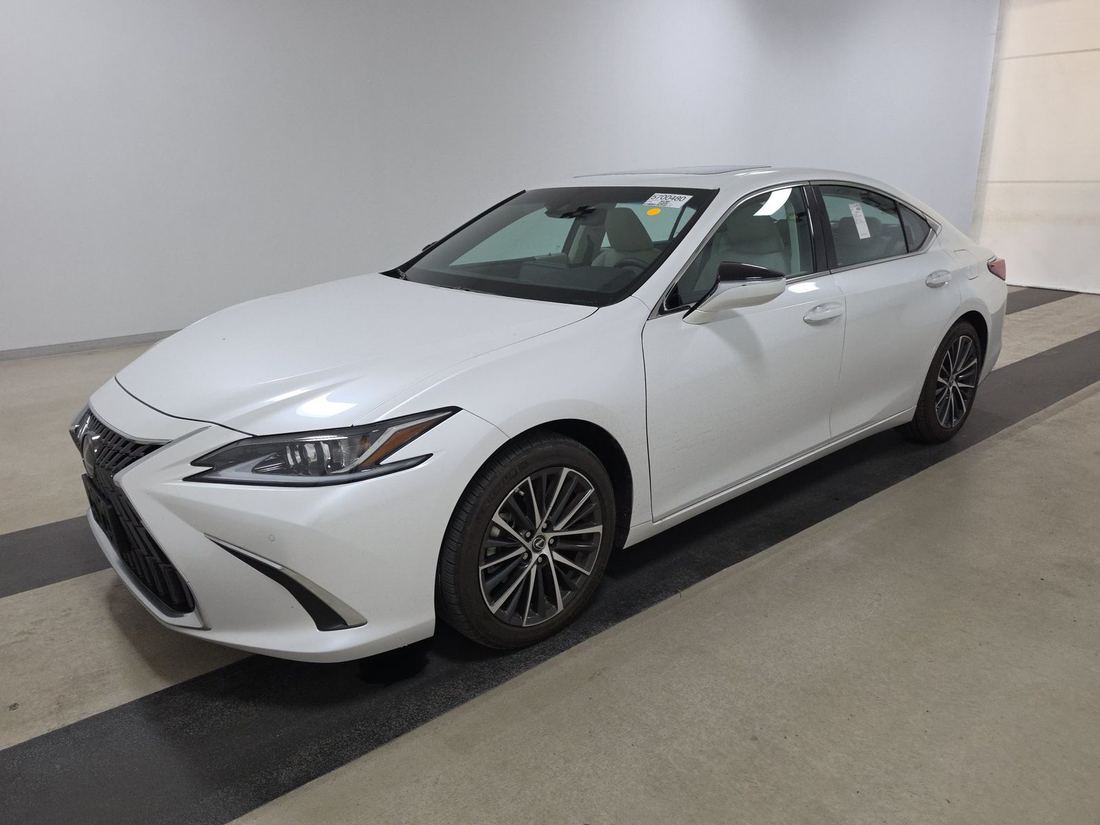2025 LEXUS 10 Series