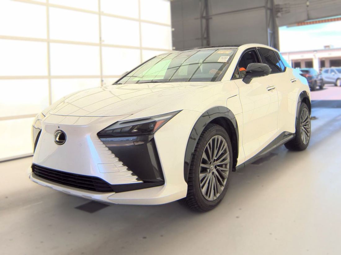 2023 LEXUS 15 Series