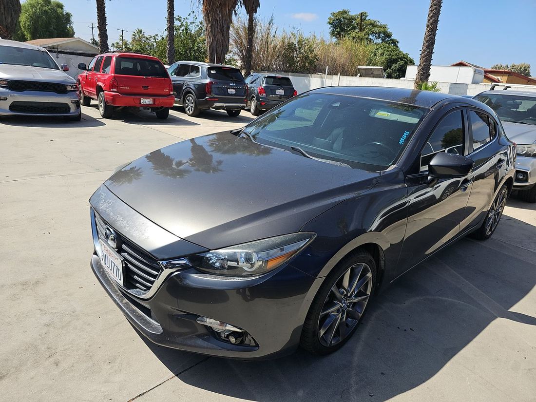 2018 MAZDA Touring