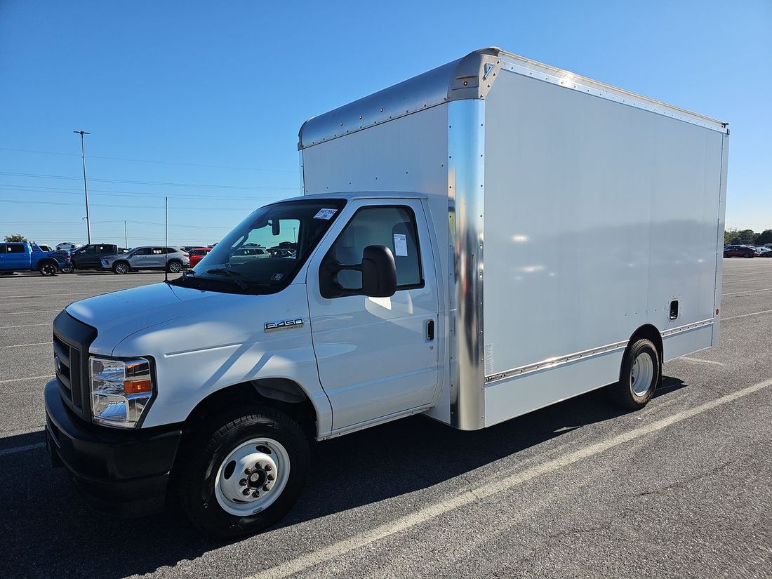 2024 FORD Base