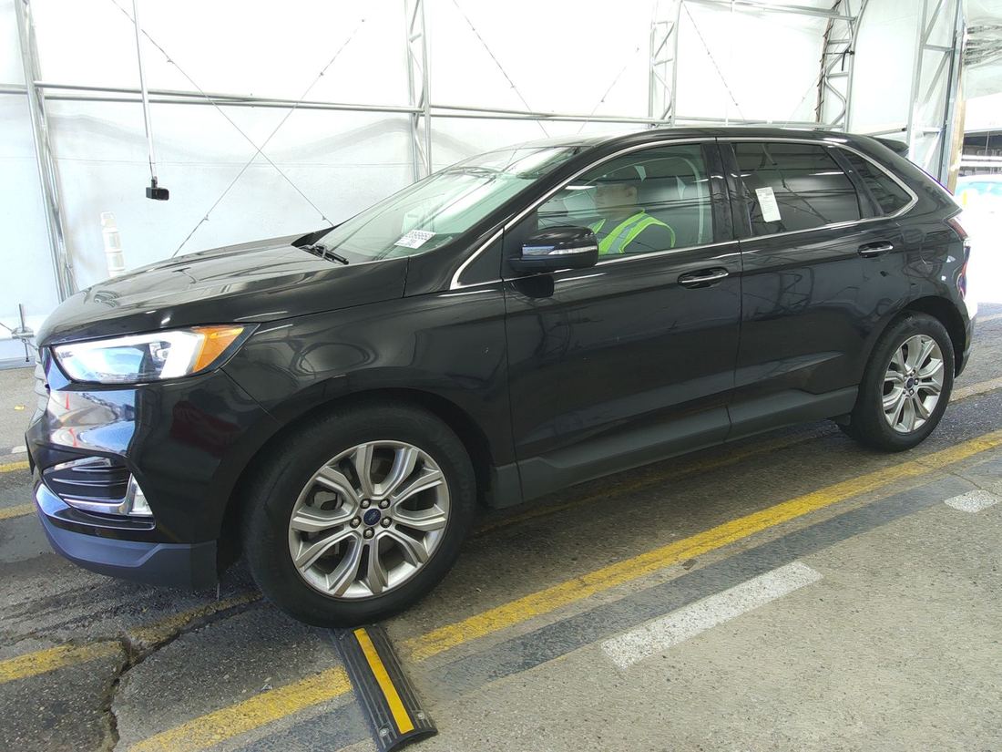 2022 Ford Titanium