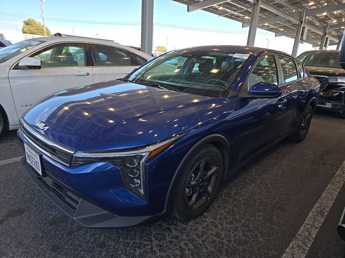 2025 Kia LX, LXS