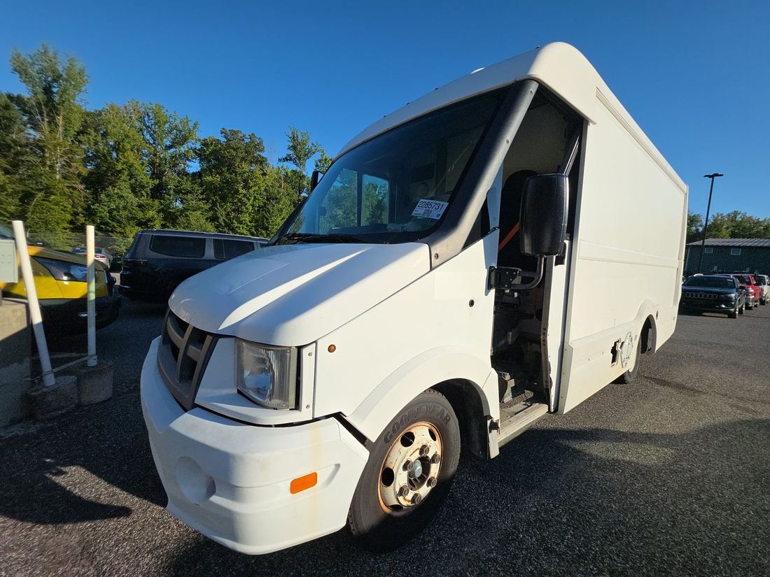 2013 ISUZU NPR/NPR-HD