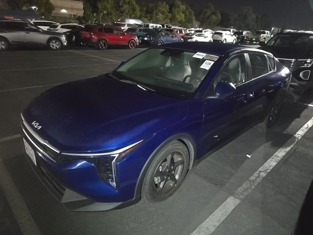 2025 KIA LX, LXS
