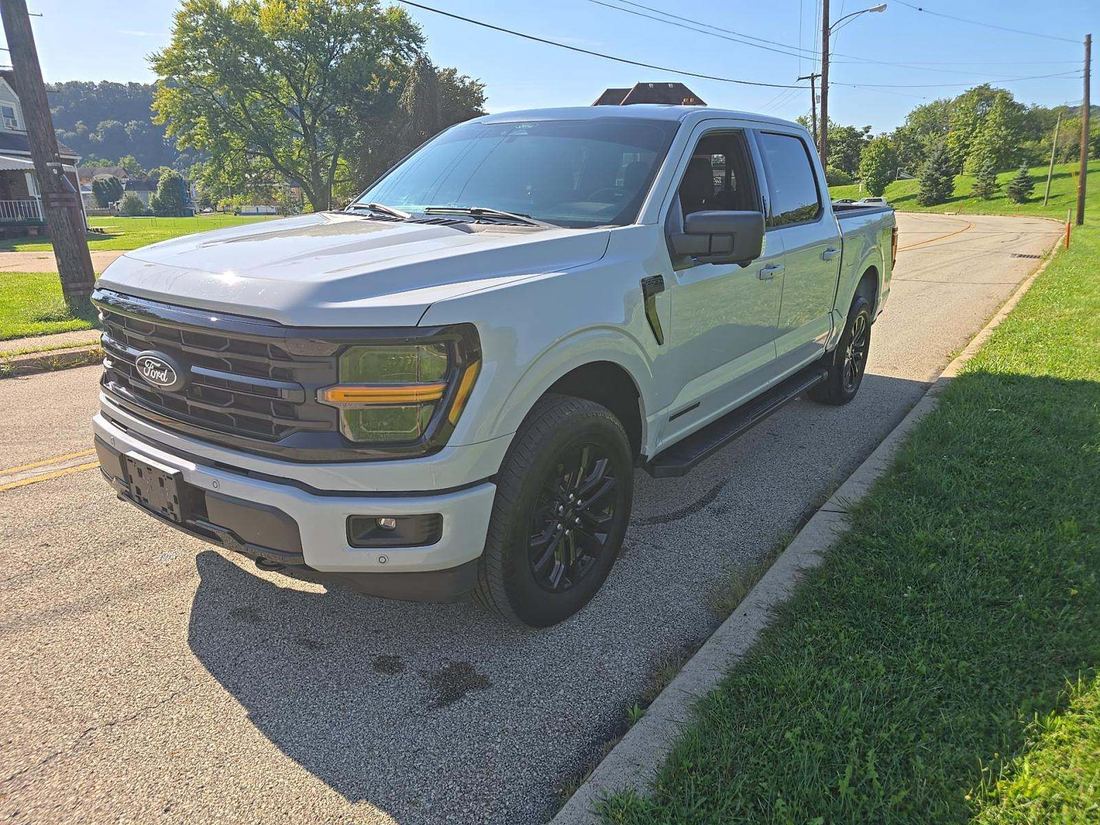 2024 FORD XLT