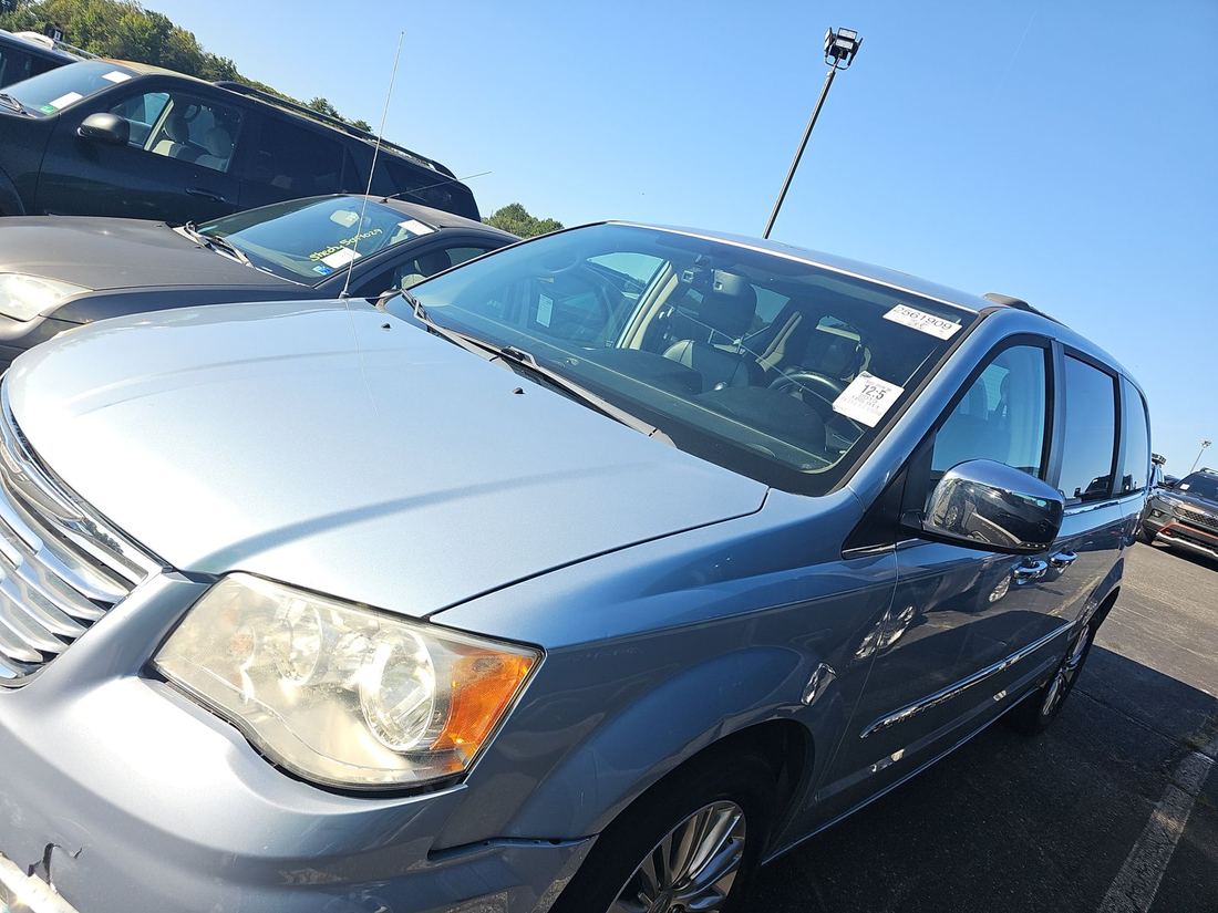 2013 CHRYSLER Touring-L