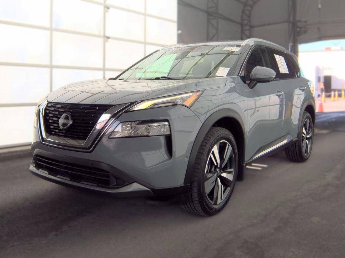 2023 NISSAN SL