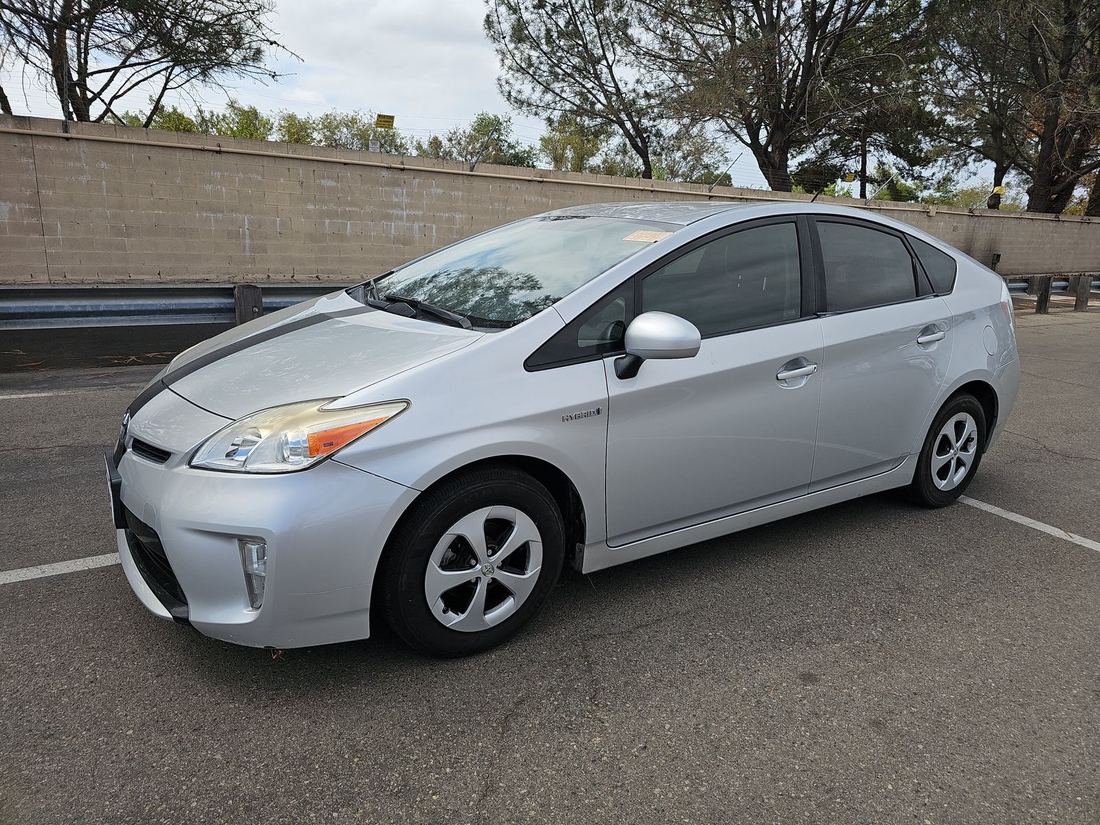 2015 TOYOTA ZVW30L