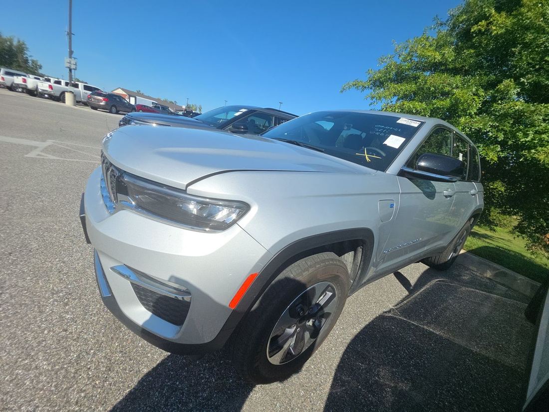 2025 JEEP 4XE