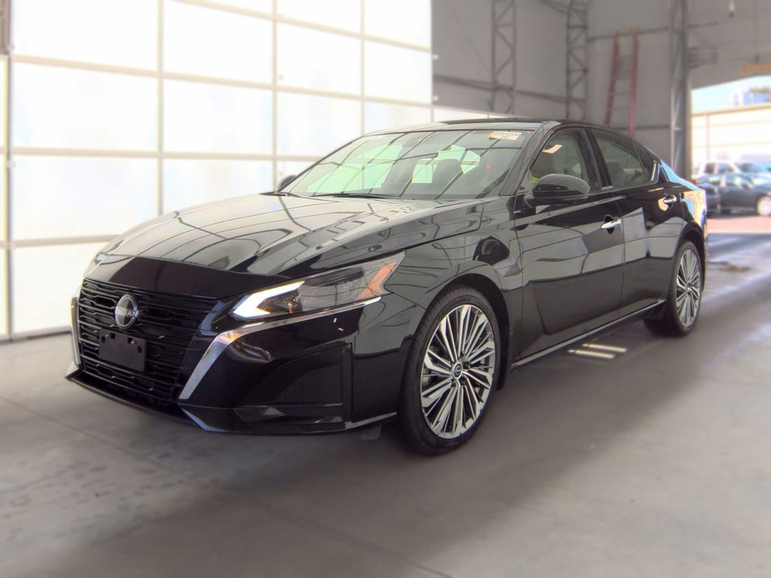2024 NISSAN SL