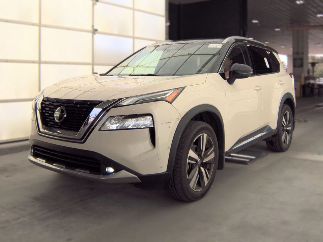 2021 NISSAN PLATINUM