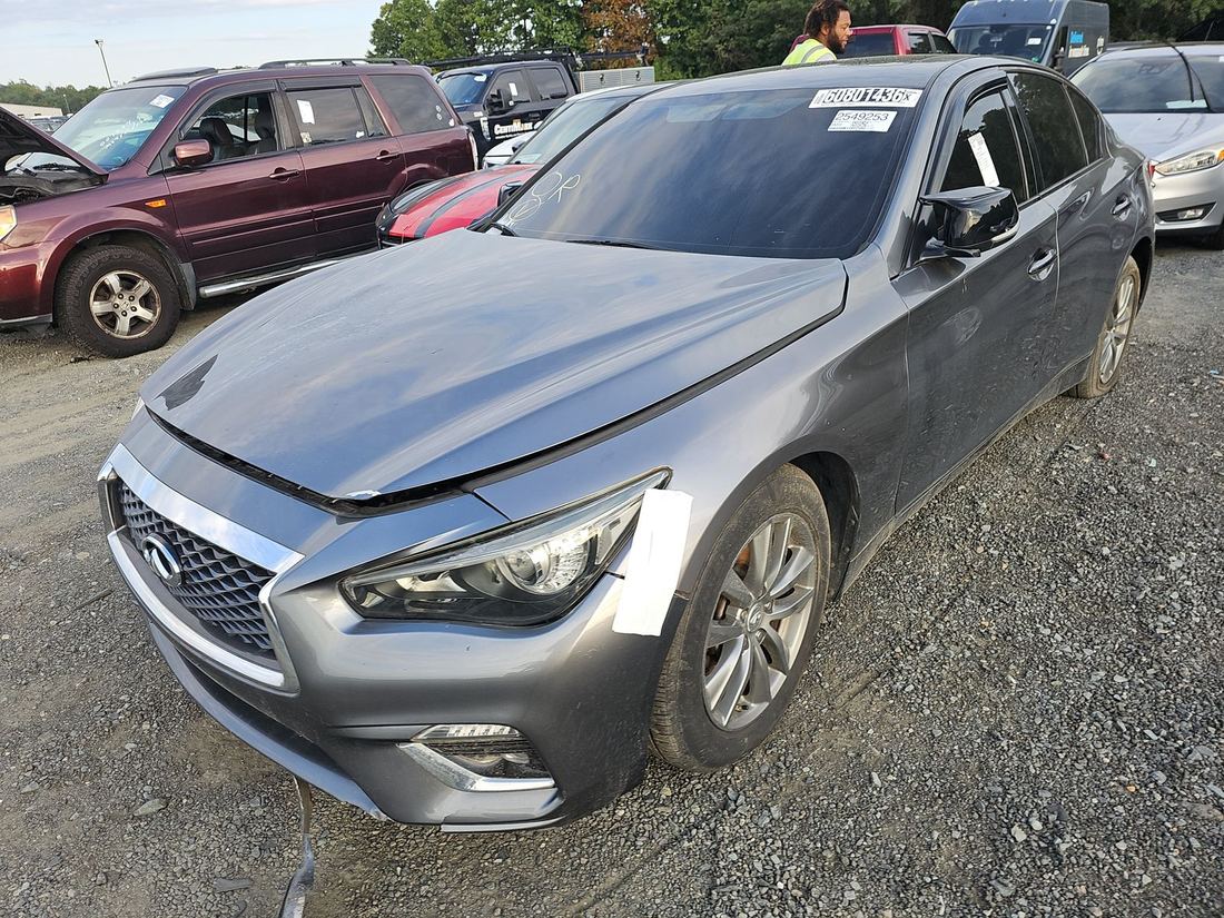 2015 INFINITI Q50