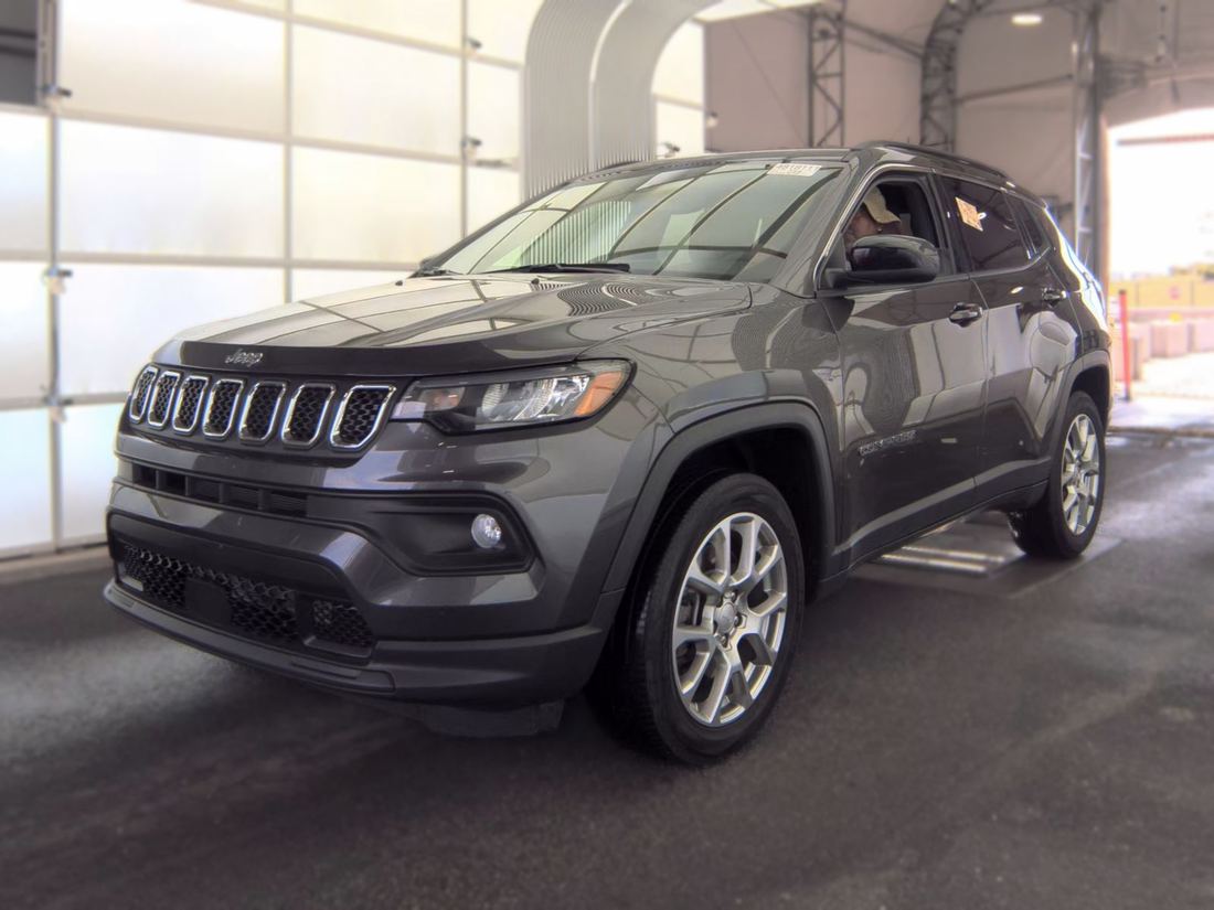 2023 JEEP Latitude Lux, Altitude