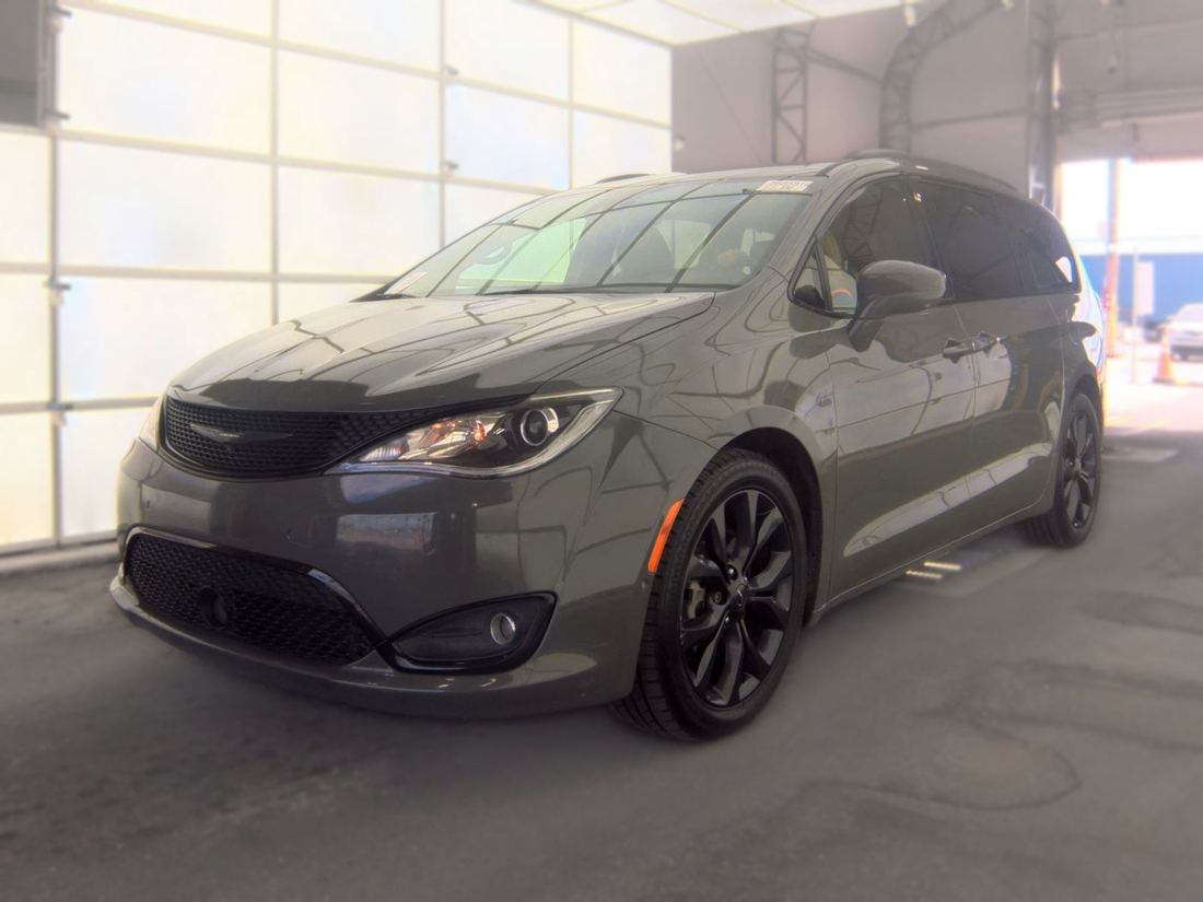 2020 CHRYSLER Touring L