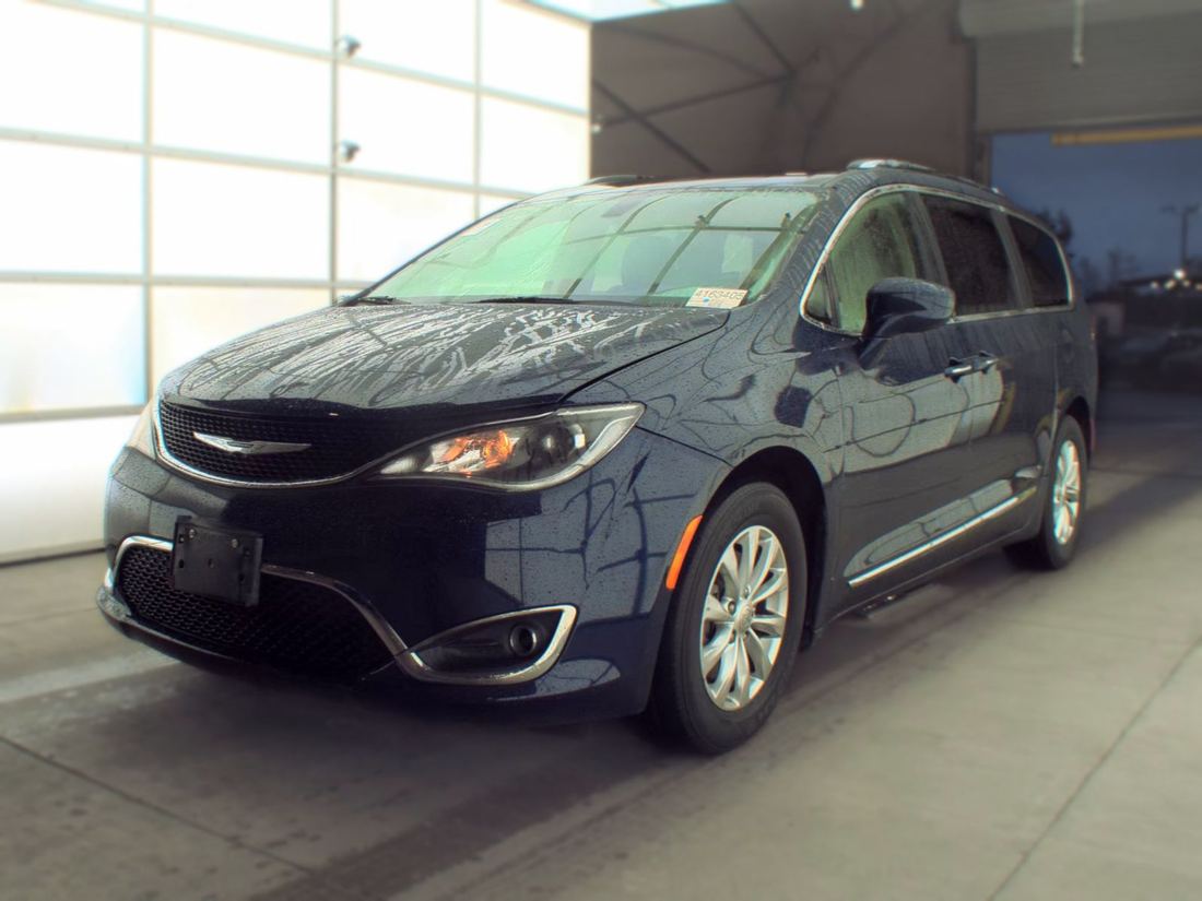 2019 CHRYSLER Touring L